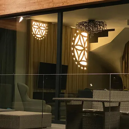 Skyline With Jacuzzi And Sauna فيلة