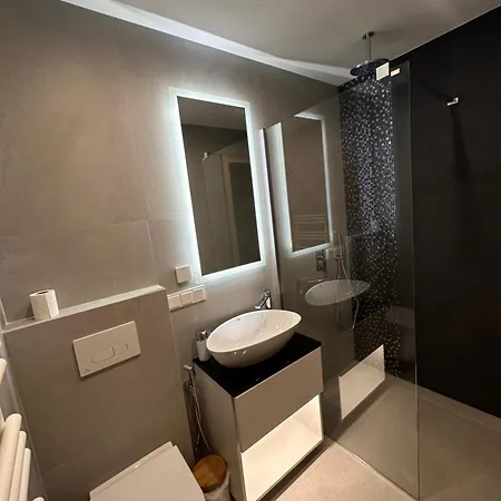 Skyline With Jacuzzi And Sauna فيلة *
