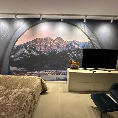 Skyline With Jacuzzi And Sauna فيلة