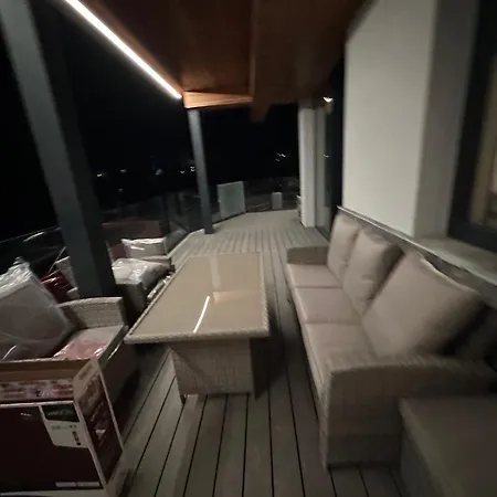 Skyline With Jacuzzi And Sauna فيلة كوشتيليسكا