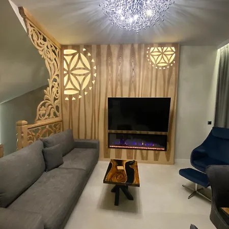 Skyline With Jacuzzi And Sauna فيلة