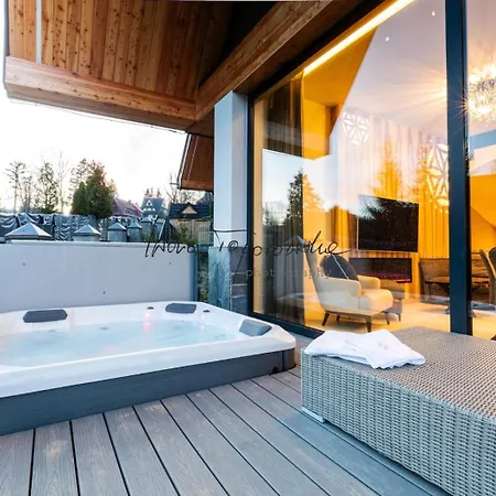 Skyline With Jacuzzi And Sauna فيلة