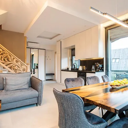Skyline With Jacuzzi And Sauna * كوشتيليسكا