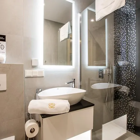 فيلة Skyline With Jacuzzi And Sauna *